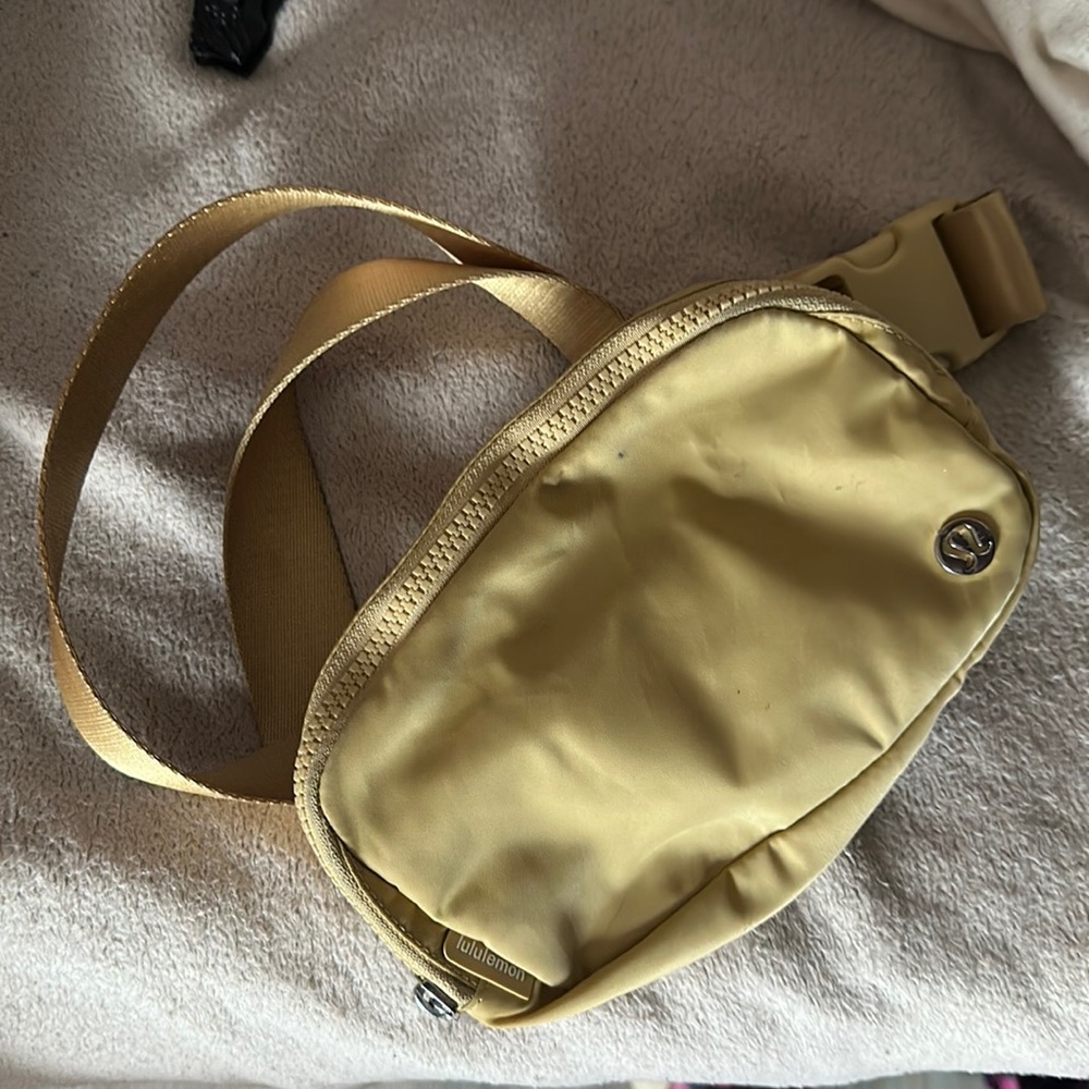 LULULEMON BELT BAG